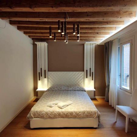 Deluxe 3 Bedroom Flat In Rialto Veneza Exterior foto