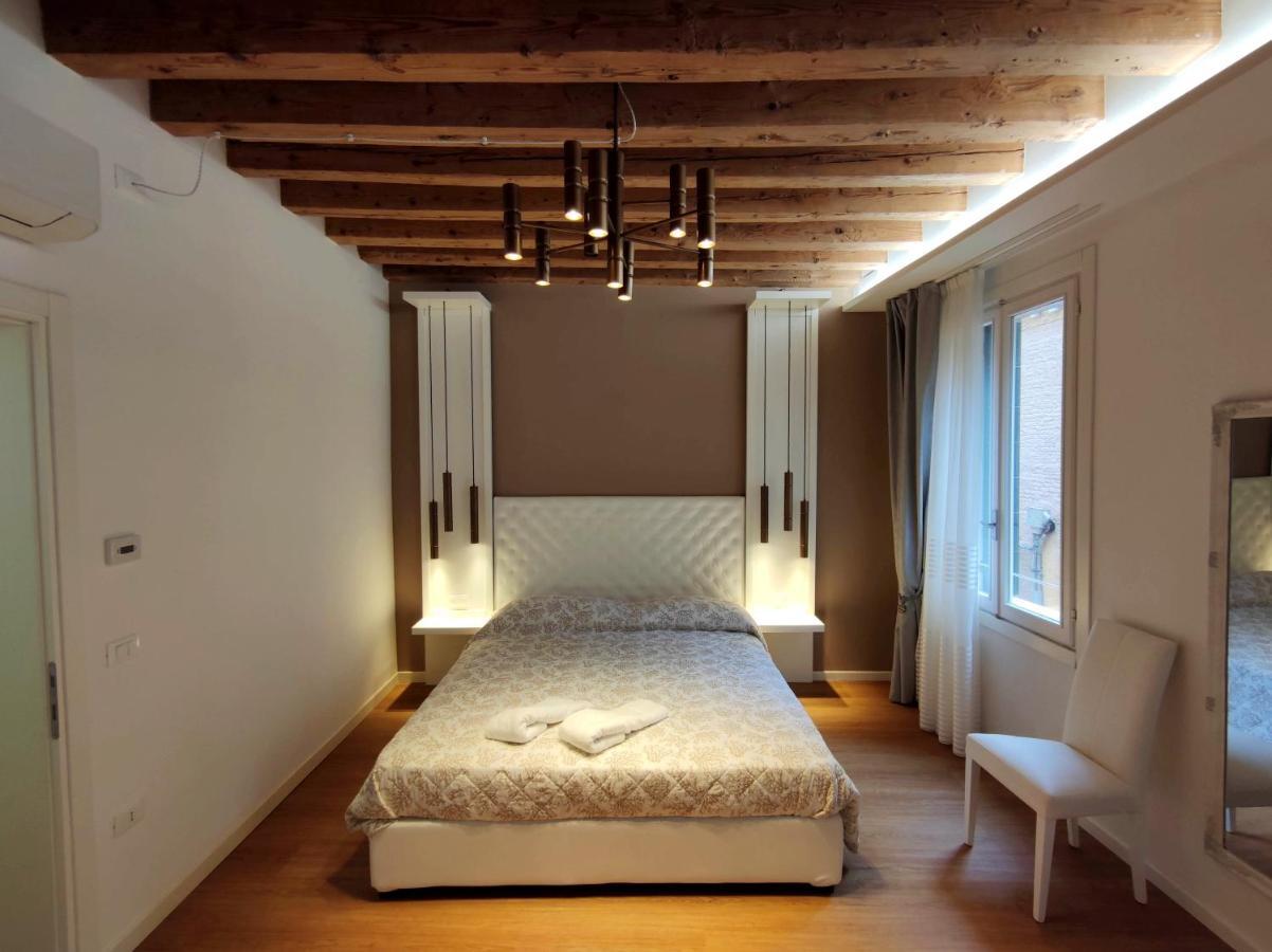 Deluxe 3 Bedroom Flat In Rialto Veneza Exterior foto